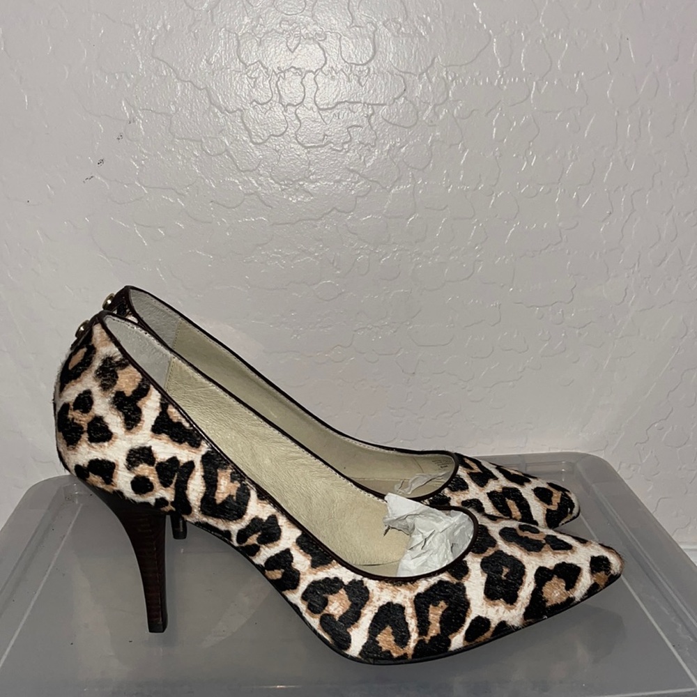 Michael kors flex kitten pump haircalf  dress shoes. Size 8.5 Brand new